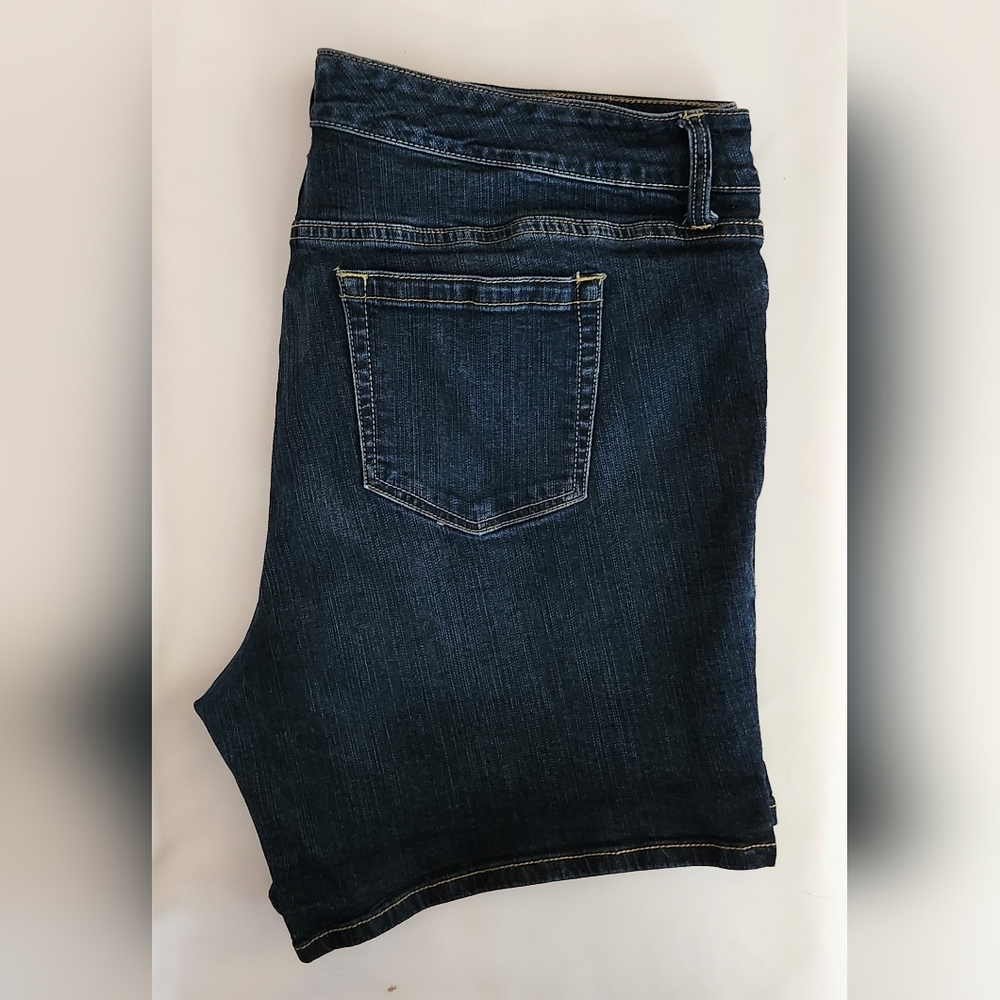 1Torrid Cotton Denim Shorts womens size 18